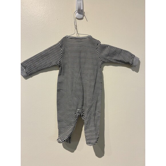 NWOT Gerber Onesies Black & White Striped Sleeper - Newborn (NB) - Picture 2 of 3